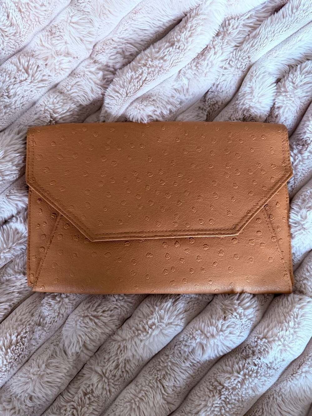 Vintage Style Tan Ostrich Embossed Faux Leather Envelope Clutch Crossbody Bag